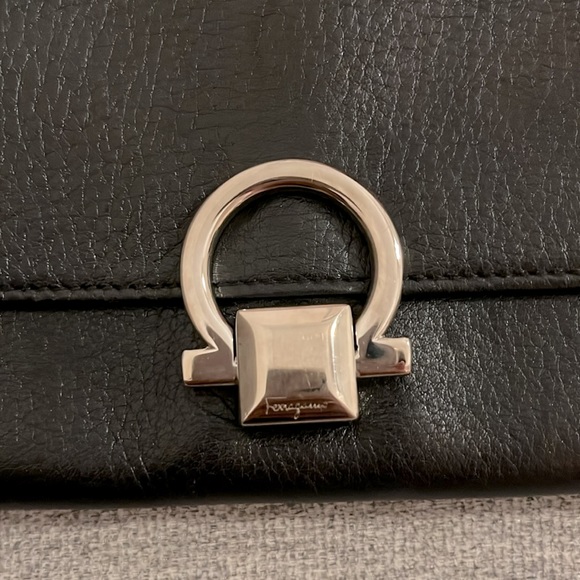 SALE!!!♥️SALVATORE FERRAGAMO WALLET USED ♥️ - Picture 2 of 9